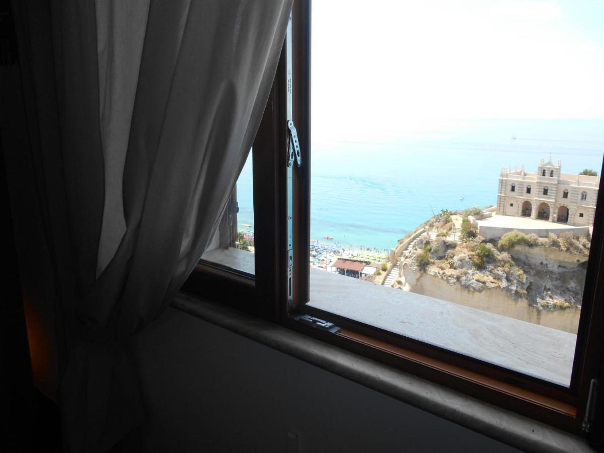 Aparthotel Bluemind Tropea Esterno foto